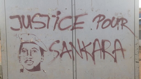 Grafiti pidiendo justicia por el asesinato de Thomas Sankara, en Burkina Faso, a 15 de octubre de 2023