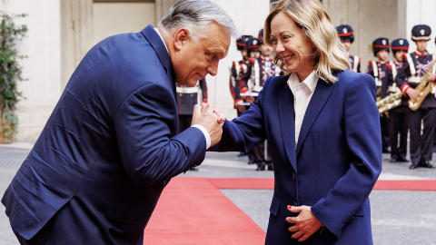 La Primera Ministra italiana, Giorgia Meloni, recibiendo al Primer Ministro de Hungría, Viktor Orban, a 24 de julio de 2024.