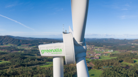 Un generador de Greenalia en un parque de la compañía en Galicia.