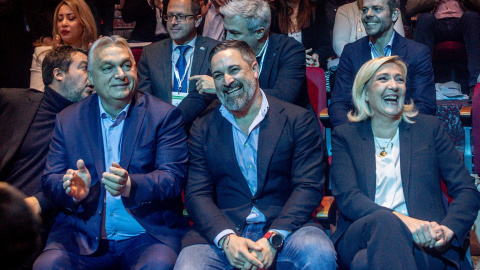 Viktor Orban (Hungría), Santiago Abascal (España) y Marine Le Pen (Francia), en la cumbre de Patriots en Madrid este sábado.