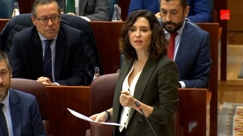 "Siempre nos están llevando con las mismas mierdas": así responde Ayuso a la oposición cuando le preguntan por la gestión de las residencias de mayores durante la covid19.