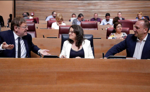  Ximo Puig, Mónica Oltra y Rubén Martínez Dalmau en les Corts.- EFE