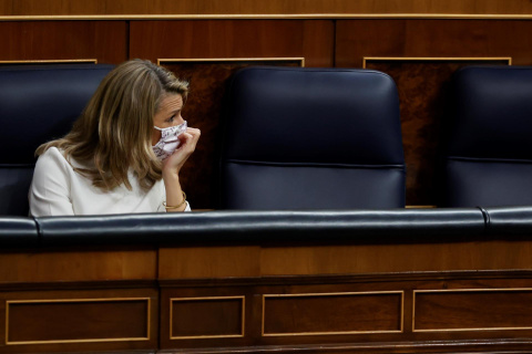  La vicepresidenta segunda y ministra de Trabajo y Economía Social, Yolanda Díaz, en una sesión de control al Gobierno EFE / Javier Lizón