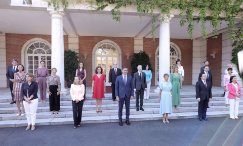  Foto de familia de todos los ministros en la escalinata del Palacio de la Moncloa, a 13 de julio de 2021, en Madrid -Eduardo Parra / Europa Press