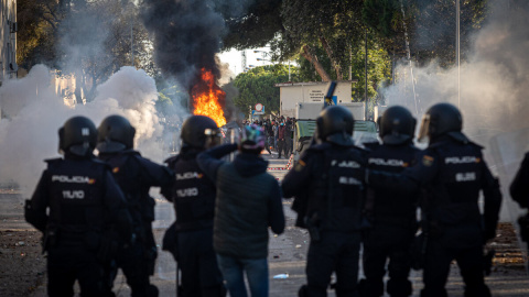  Barricadas en Cádiz por la huelga del sector del metal. EP