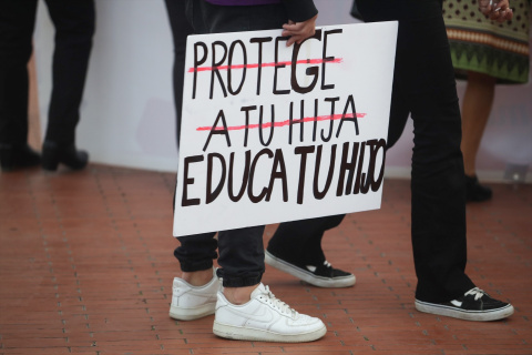  Detalle de un cartel durante la manifestaciones del 8M, a 8 de marzo de 2023 en Málaga (Andalucía, España). Álex Zea / Europa Press