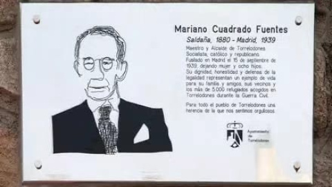  Placa a Mariano Cuadrado. Cedida