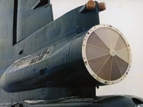 DRCM Sukhogruz montada en la cola de un Sukhoi Su-25T.