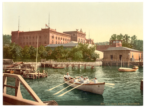 La Estación Naval del Báltico en Kiel, donde se encontraba el Inspectorado de Torpedos, en una pintura del año 1900. Imagen: Wikimedia Commons.