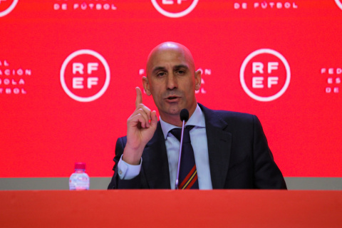  Luis Rubiales, presidente de la Real Federación Española de Fútbol, comparece ante los medios de comunicación para abordar la polémica generada por los contratos suscritos con Arabia Saudí para la celebración de la Supercopa de España, est