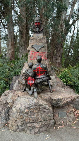 Estatua de Cervantes vandalizada en San Francisco, California. REUTERS.