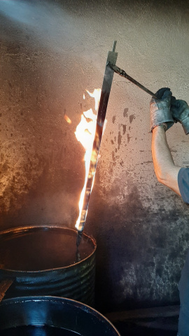 Momento de fabricación de una espada. ESPADAS HERMANOS MORENO