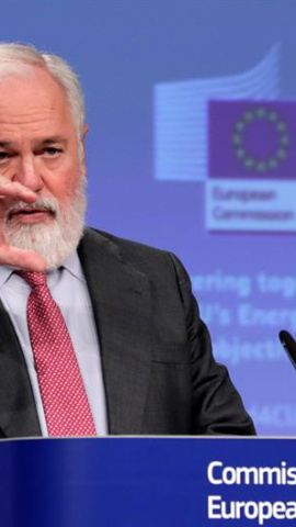 18/06/2019.- El comisario europeo de Energía y Clima, Miguel Arias Cañete, da una rueda de prensa para informar sobre el análisis de la Comisión Europea sobre los borradores de los Planes Nacionales de Energía y Clima presentados por los Estados miem