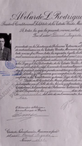 Documento de naturalización mexicana de Daniel Rigada, abuelo de Rosario.