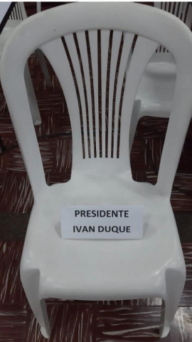 El presidente Iván Duque ordenó eliminar las barricadas a la fuerza, sin tener en cuenta que cuando estas han abierto el paso ha sido gracias al diálogo y la negociación. Una silla con su nombre lo espera en las reuniones de concertación propiciadas 