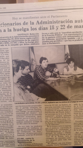 7/4/22 Página de "El Correo Gallego" de marzo de 1988. En la foto, Feijóo es el primero por la derecha