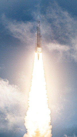 Lanzamiento del telescopio espacial James Webb en el Centro Espacial de Kourou, en la Guayana Francesa.