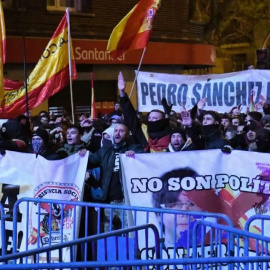 Concentración en contra de la amnistía frente a la sede del PSOE en la madrileña calle de Ferraz. EP