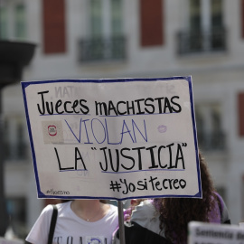 Pancarta en una manifestación en Madrid contra la sentencia de La Manada, en mayo de 2018. E.P./A. Pérez