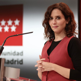  La presidenta de la Comunidad de Madrid, Isabel Díaz Ayuso, en una rueda de prensa después de una reunión con el presidente de la Junta de Castilla y León, en la Real Casa de Correos, a 29 de noviembre de 2021, en Madrid (España)- EUROPA PRESS