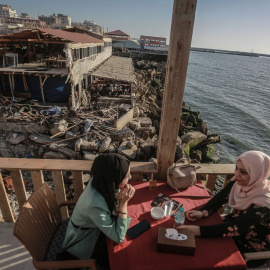  Línea de costa en Gaza destruida por los ataques aéreos israelíes.- Mohammed Talatene / dpa