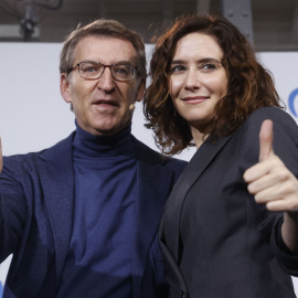 El presidente del PP, Alberto Núñez Feijóo, junto a la presidenta del PP de Madrid, Isabel Díaz Ayuso, el pasado 24 de octubre en Madrid. JUAN CARLOS HIDALGO (EFE)