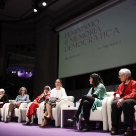 La ministra de Igualdad, Irene Montero, participa en el acto 'Feminismo y memoria democrática. Sin Memoria no hay Futuro' celebrado en Madrid junto a Taty Almeida, Ana Pomares, María José Picó, Justa Montero, Consuelo García del Cid Guerra y Nati Cam