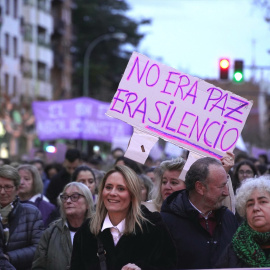  Decenas de personas durante la manifestación del 8M, en Logroño. Alberto Ruiz / Europa Press