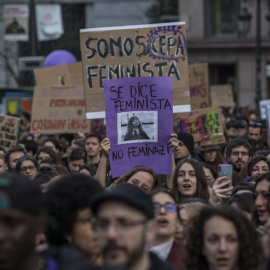 Pancartas en la manifestación del 8M de 2020 en Madrid.- JAIRO VARGAS