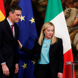 El presidente del Gobierno español, Pedro Sánchez, con la primera ministra de Italia, Georgia Meloni, en Roma.- EFE