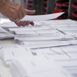 Detalle de la jornada electoral en un colegio electoral (Andalucía, España).-Joaquin Corchero / Europa Press