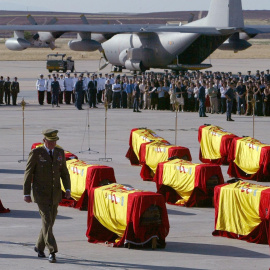  Funeral de Estado con los 62 militares muertos en el accidente del Yak-42, la mayor tragedia militar de la historia de España en tiempos de paz, en mayo de 2003. AFP/Pierre-Philippe Marcou