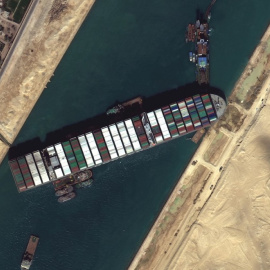  El barco portacontenedores Ever Given bloquea el canal de Suez. — EFE