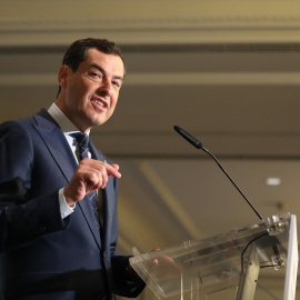 El presidente de la Junta de Andalucía, Juanma Moreno, interviene durante el Foro Joly, en el Hotel Westin Palace, a 19 de septiembre de 2022, en Madrid (España). Foto: Marta Fernández / Europa Press