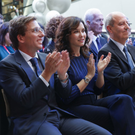 El alcalde de Madrid, José Luis Martínez-Almeida, y la presidenta de la Comunidad de Madrid, Isabel Díaz Ayuso, juntos en una imagen de archivo.- EFE/Sofía Carabias