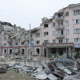 El Hotel Ucrania, tras los ataques recientes en Chernihiv.- Sergiy Starodavniy / EFE / EPA 