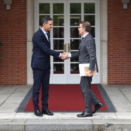  El presidente del Gobierno, Pedro Sánchez y el presidente del Partido Popular, Alberto Núñez Feijóo en una foto de archivo - Europa Press