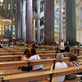  Una misa con aforo reducido durante la pandemia en la Sagrada Familia.- ACN