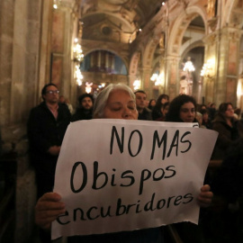  Manifestante contra los abusos sexuales cometidos por la Iglesia católica.- Reuters