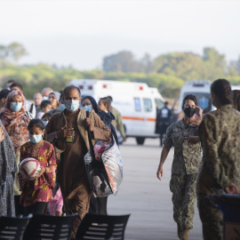 Refugiados afganos llegan a la Base Naval de Rota. -María José López / Europa Press