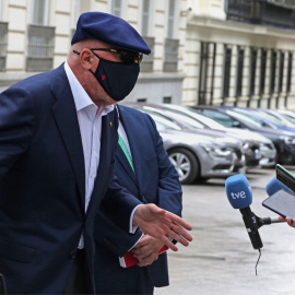  El comisario jubilado José Manuel Villarejo ofrece declaraciones a los medios de comunicación tras salir de la Audiencia Nacional para declarar en un juicio por una pieza del caso ‘Tándem’, a 6 de julio de 2021, en Madrid, (España).- EUROPA PRESS