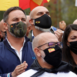  El presidente de Vox, Santiago Abascal, asiste al acto en apoyo a las víctimas del terrorismo que su partido celebra este sábado en Arrasate. EFE/Javier Etxezarreta