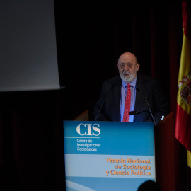  El presidente del Centro de Investigaciones Sociológicas (CIS), José Félix Tezanos, interviene en la entrega de los Premios Nacionales de Sociología y Ciencia Política en sus ediciones de 2019 y 2020, en el Museo Nacional del Prado, a 10 de noviembr