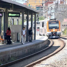 Un tren de Rodalies a l'estació de Gavà — David Zorrakino / EUROPA PRESS