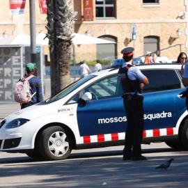 Fotografia d'arxiu de dos agents dels Mossos d'Esquadra. - EFE