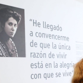 Rincón dedicado a María Lejárraga en una biblioteca de Hortaleza (Madrid).- Diario de Madrid