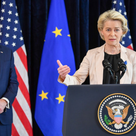  La presidenta de la Comisión Europea, Ursula Von Der Leyen, habla a la prensa junto con Joe Biden tras un meeting.- Christophe Licoppe / European Comm / DPA