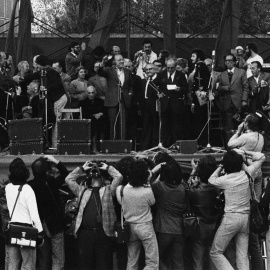  Acto de clausura de la primera Fiesta del PCE, celebrada en la Casa de Campo de Madrid en 1977 - Nemo - Own work, CC BY-SA 3.0 