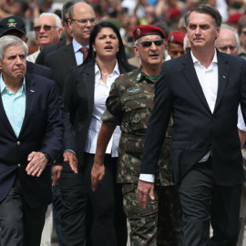 El presidente de Brasil, Jair Bolsonaro, durante una marcha de conmemoración militar. | Reuters