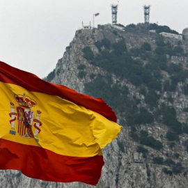 Gibraltar subirá los impuestos del tabaco, el alcohol y las gasolina tras el brexit. / EFE